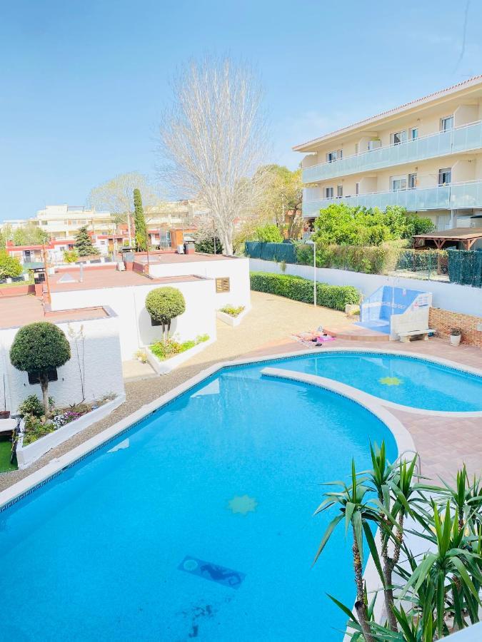 Bbq - Pool - Costa Apartments Салоу Экстерьер фото